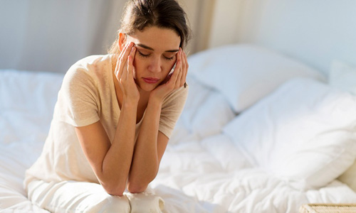 Tại sao nữ bị đau bụng kinh lại kèm buồn nôn?